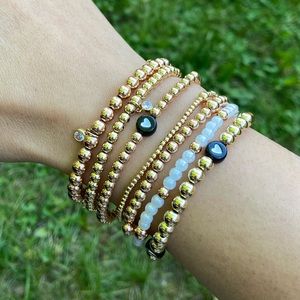 Choose your bracelet.